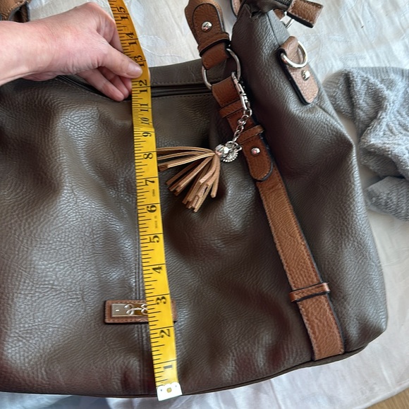 Jessica Simpson vintage large bag. - Picture 8 of 8